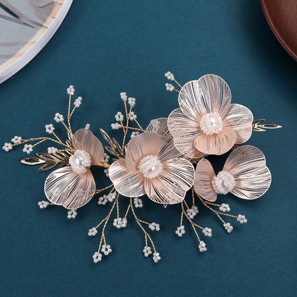 Pearl Crystal Bridal Comb Floral Wedding Crystal Comb Bridal Headpiece Gift - Picture 2 of 3